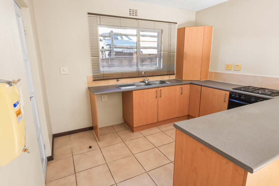 To Let 2 Bedroom Property for Rent in Beacon Bay Eastern Cape